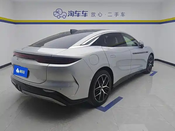 BYD Han L 2025