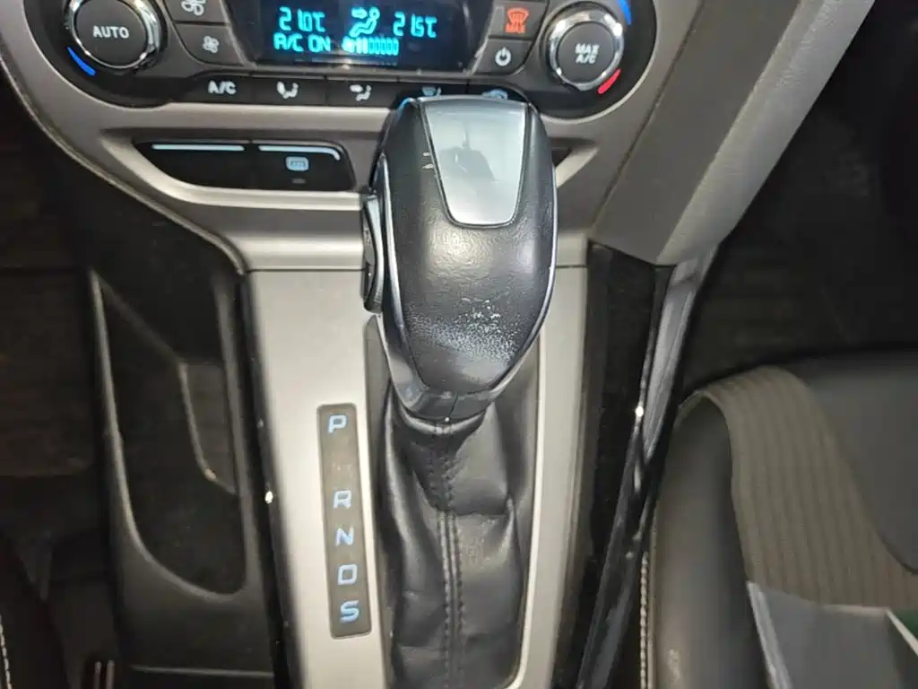 Ford Focus 2015 — фото 14