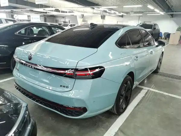 Volkswagen Passat 2025