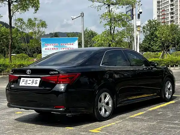 Toyota Crown 2017