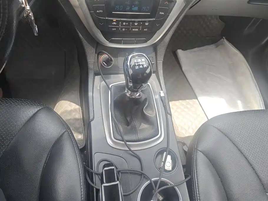 GAC Motor Trumpchi GS5 2014 — фото 16