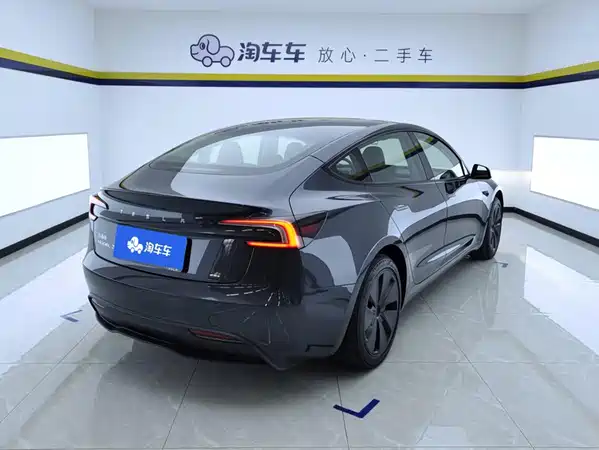 Tesla Model 3 2025