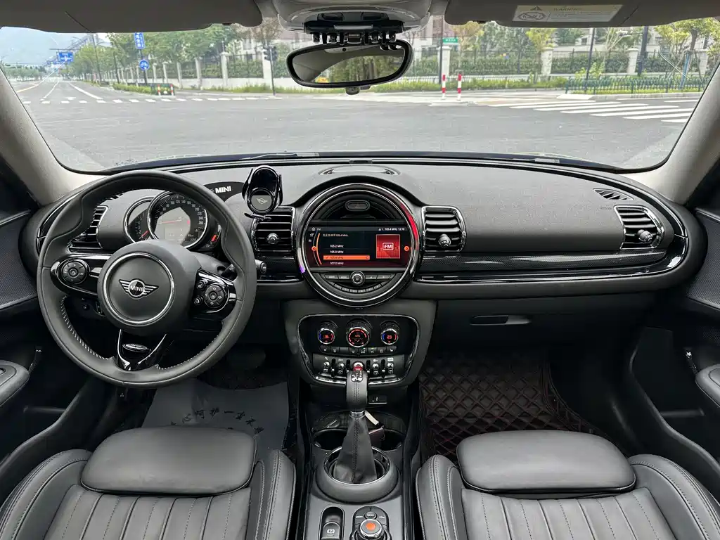 MINI Clubman 2019 — фото 9