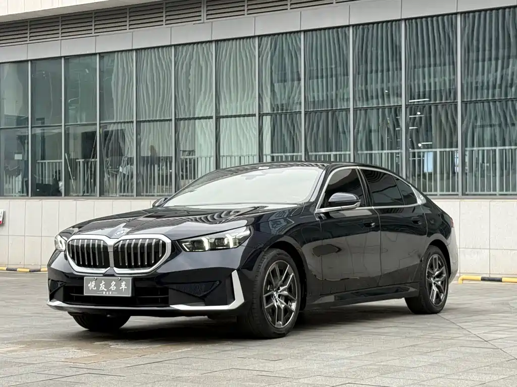 BMW 5 Series 2025