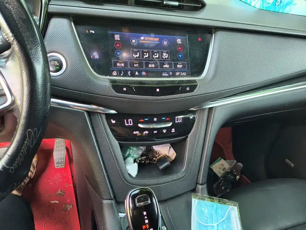 Cadillac XT5 2019 — фото 14