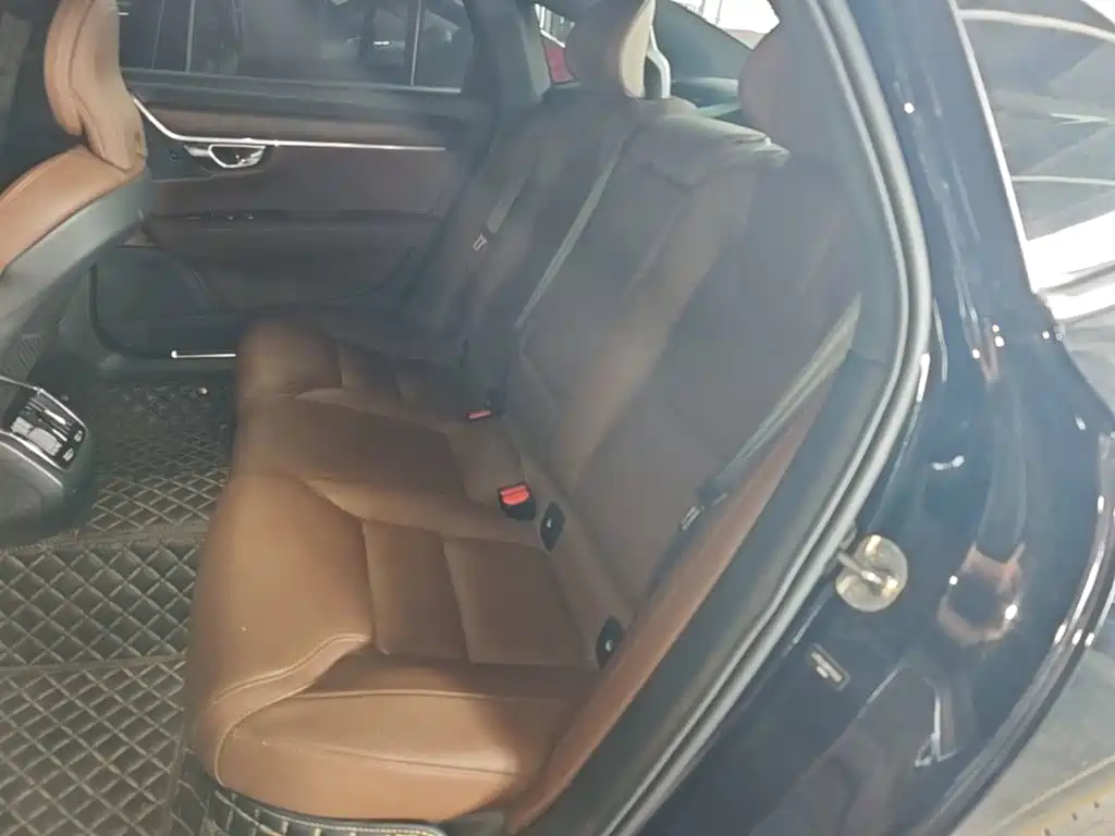 Volvo S90 2023 — фото 17