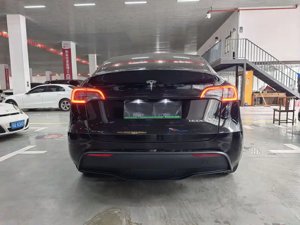 Tesla Model Y 2023 — фото 22