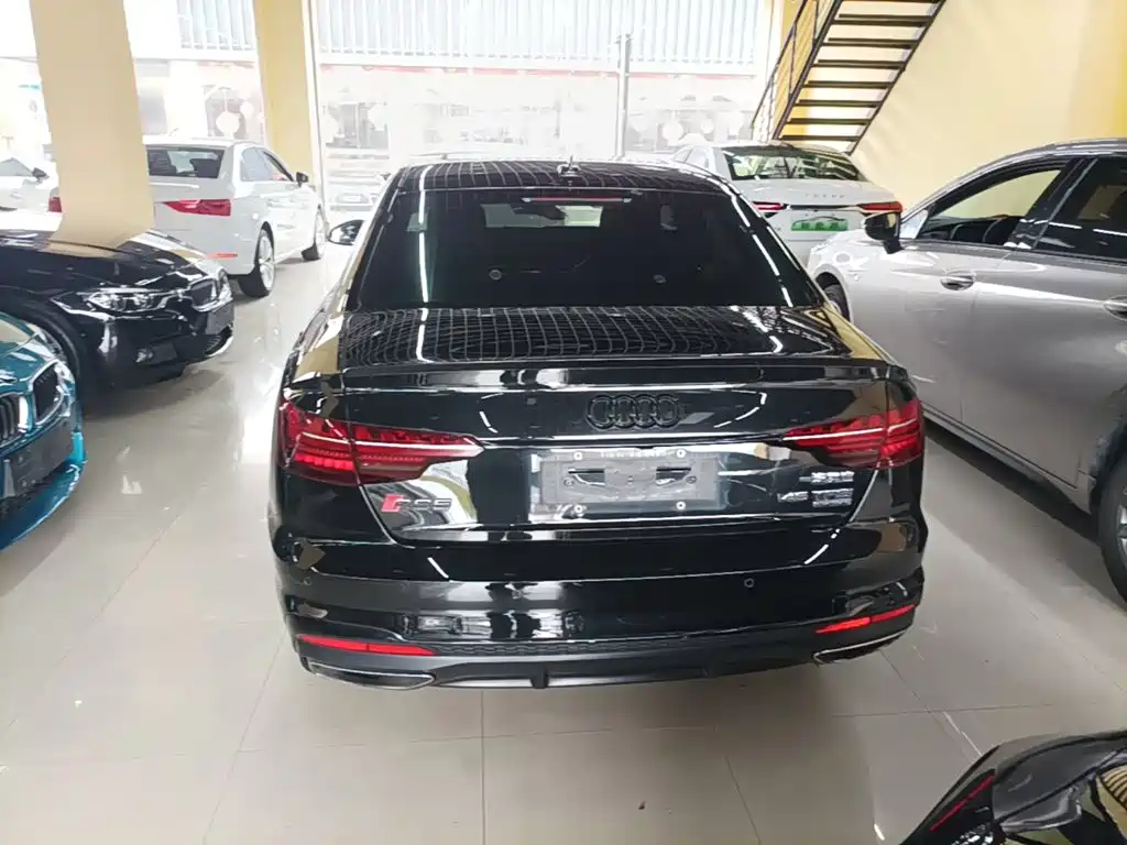 Audi A4L 2021
