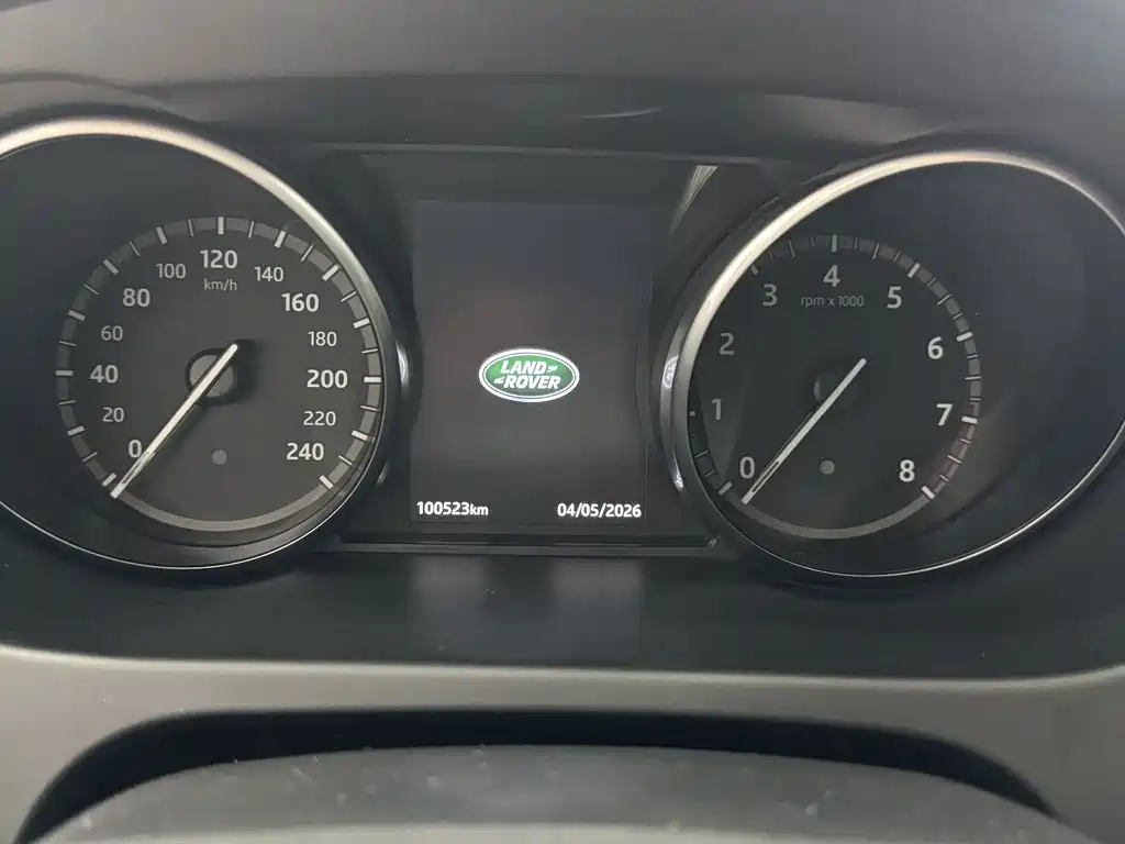 Land Rover Discovery Sport 2018 — фото 13