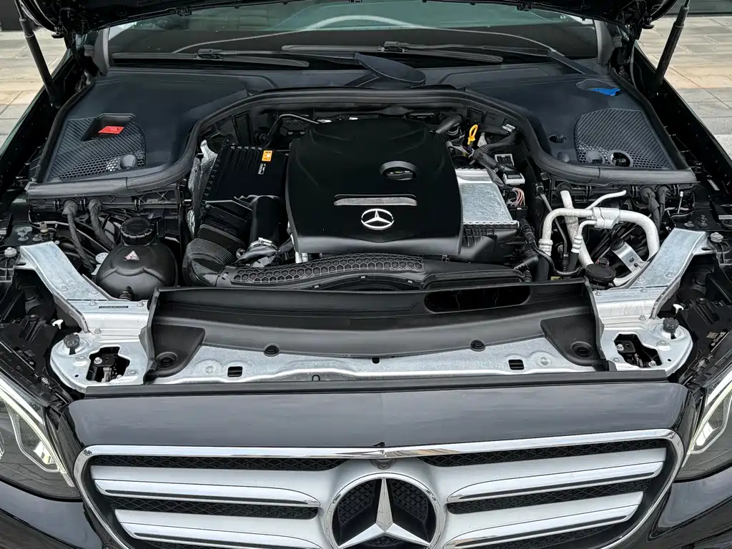 Mercedes-Benz E-Class 2017 — фото 10
