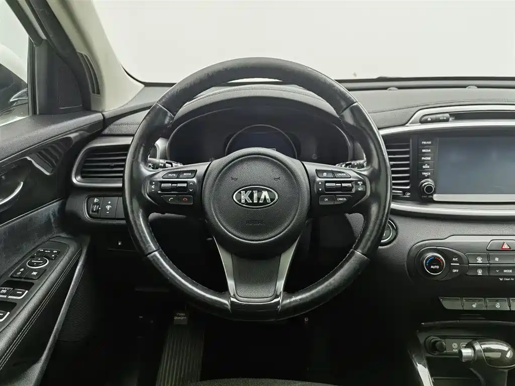 Kia Sorento 2015 — фото 11