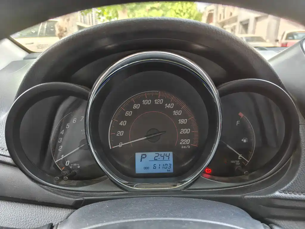 Toyota Yaris L 2020 — фото 9