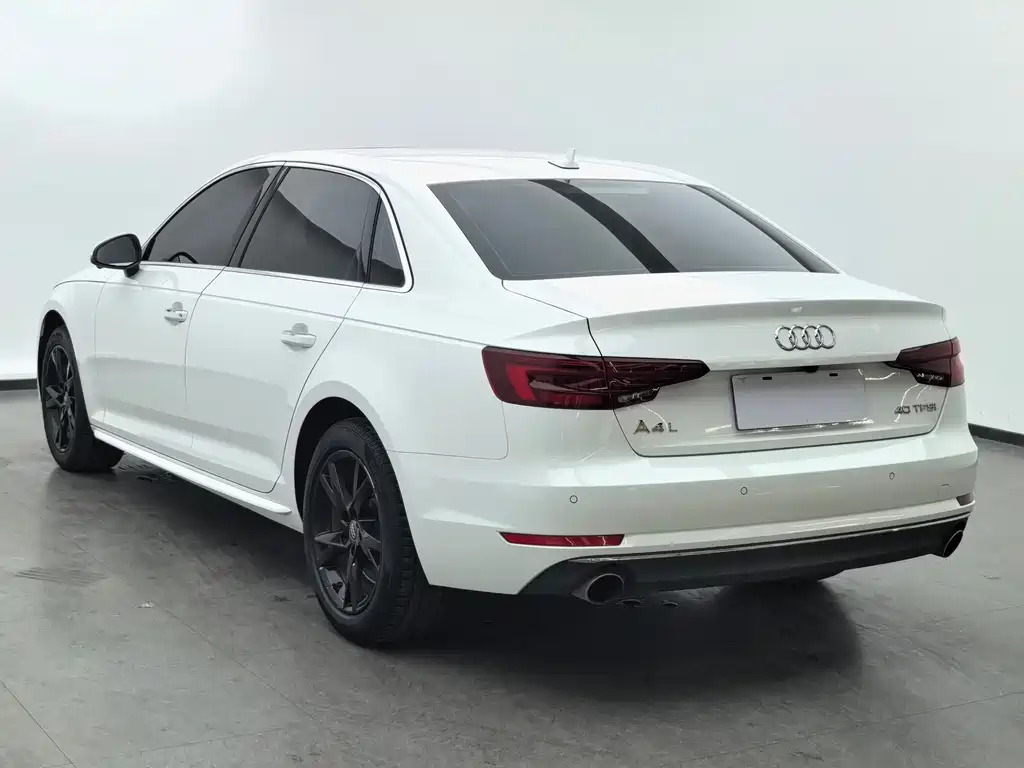 Audi A4L 2018 — фото 6