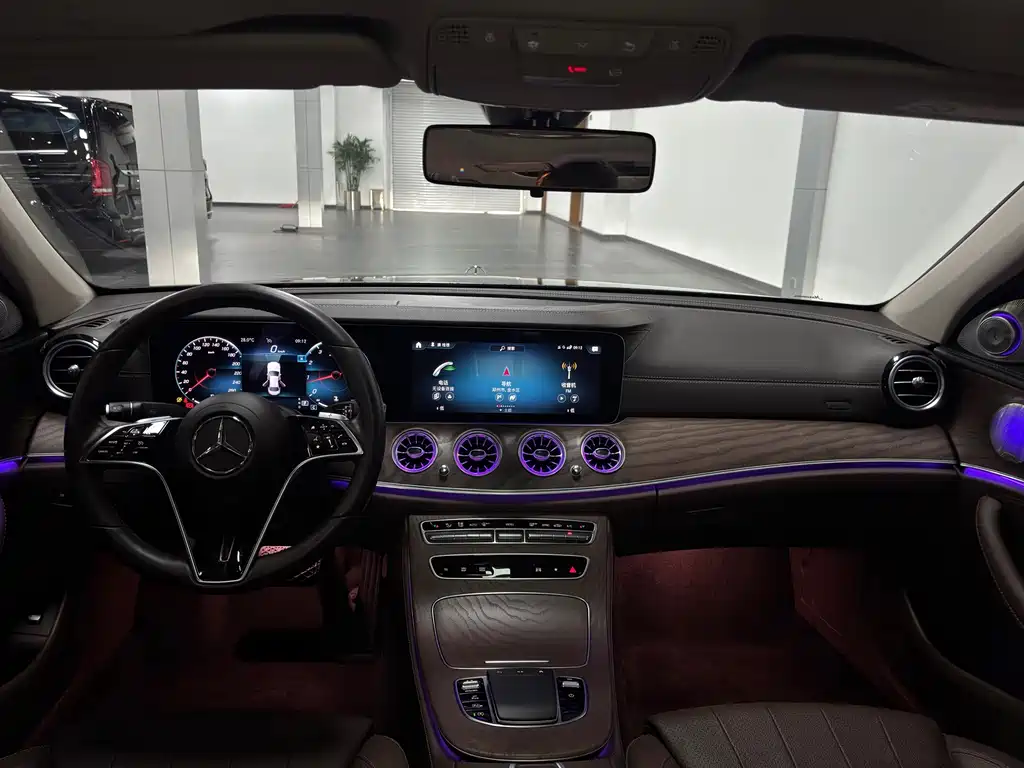 Mercedes-Benz E-Class 2022 — фото 16
