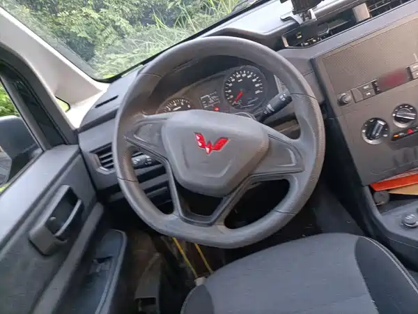 Wuling Hongguang PLUS 2024
