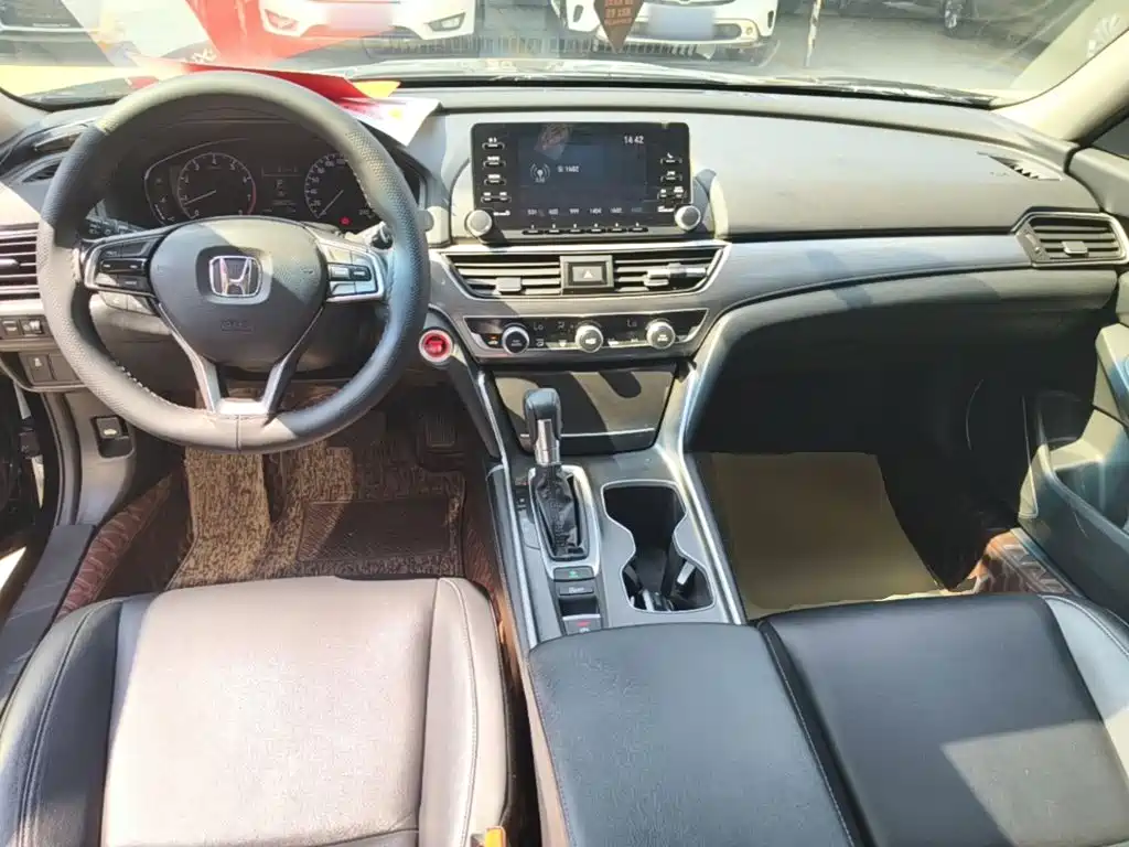 Honda Accord 2018 — фото 6