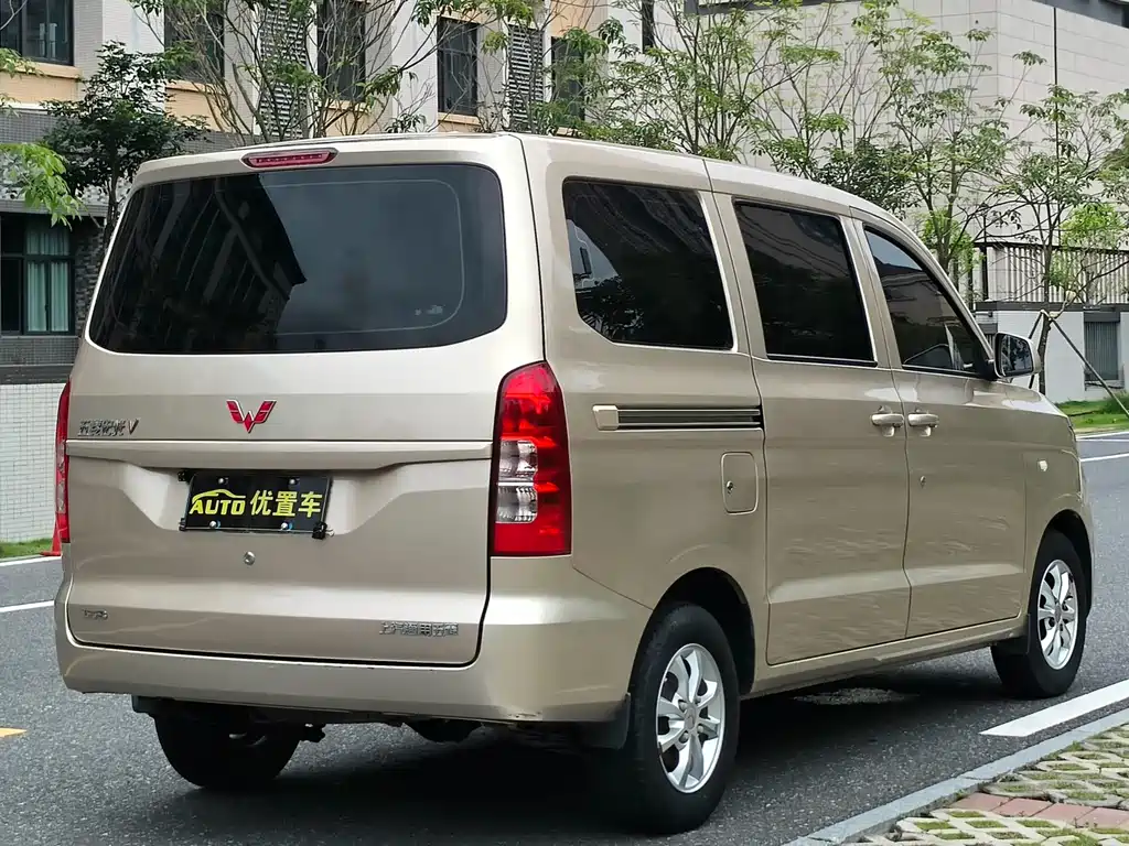 Wuling Hongguang V 2020 — фото 3