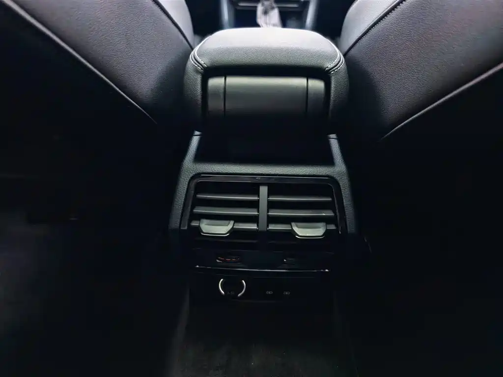 Audi Q3 Sportback 2022 — фото 16