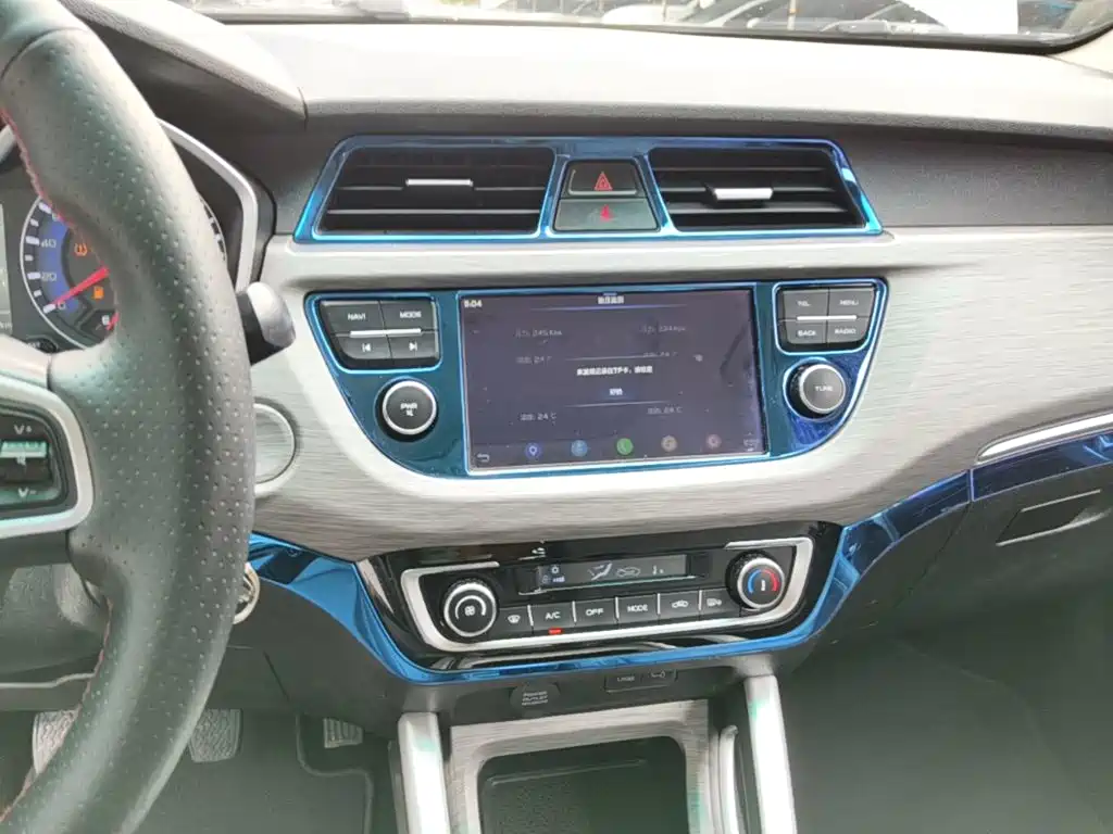 Geely Vision X3 2018 — фото 13