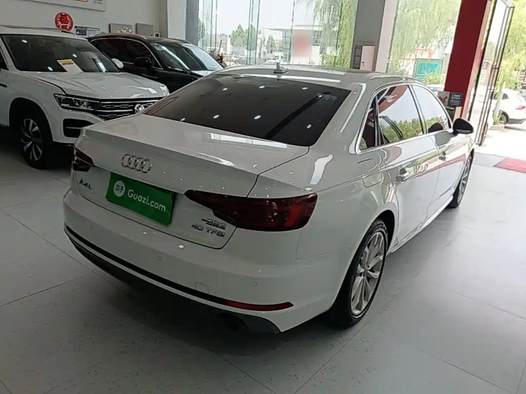 Audi A4L 2018