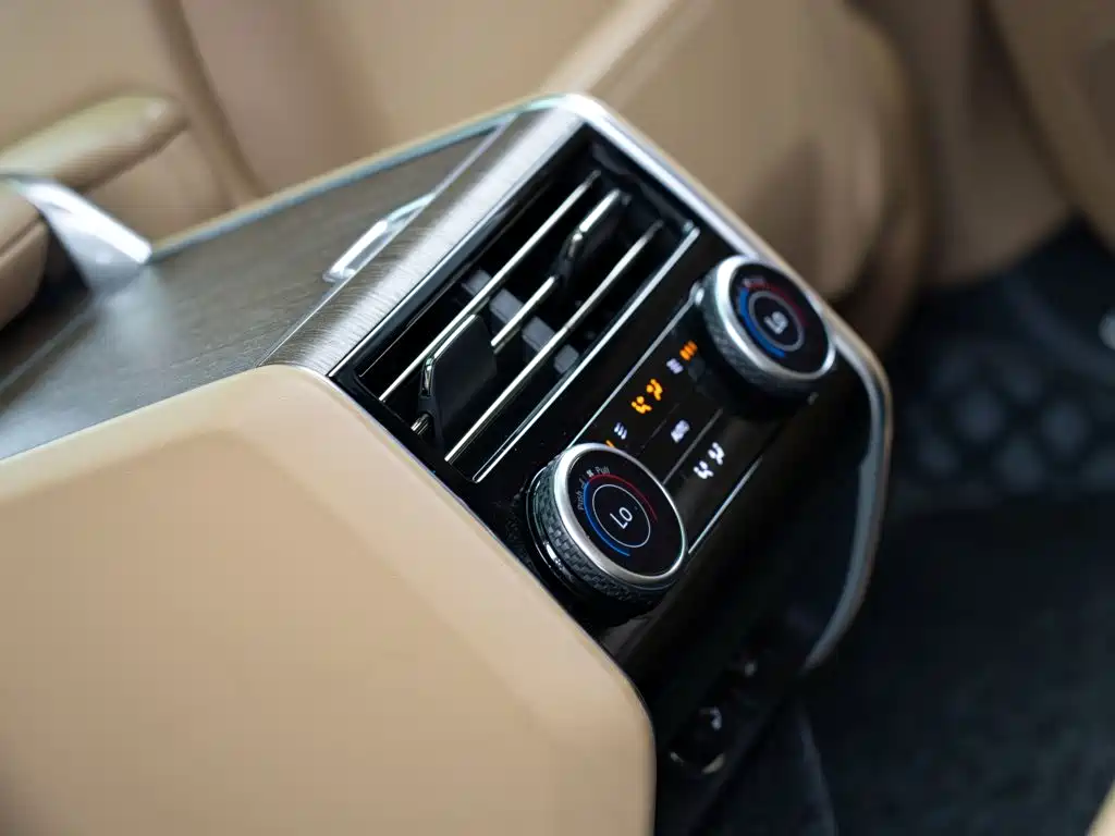 Land Rover Range Rover 2022 — фото 12