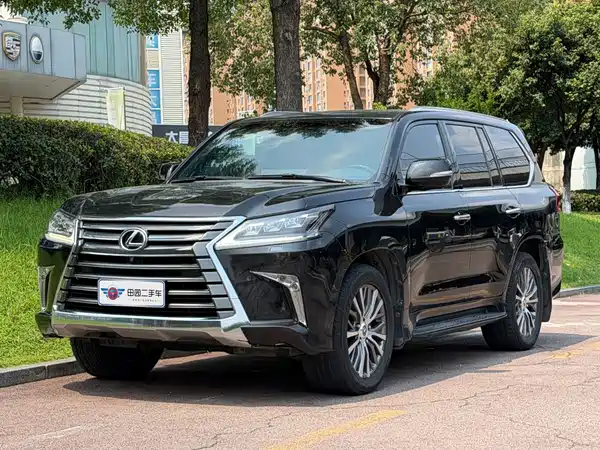Lexus LX 2018