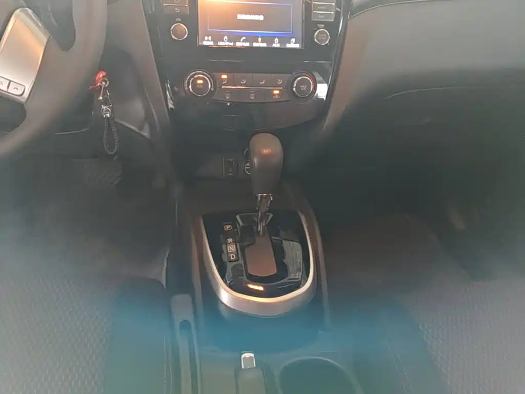Nissan Qashqai 2017 — фото 10