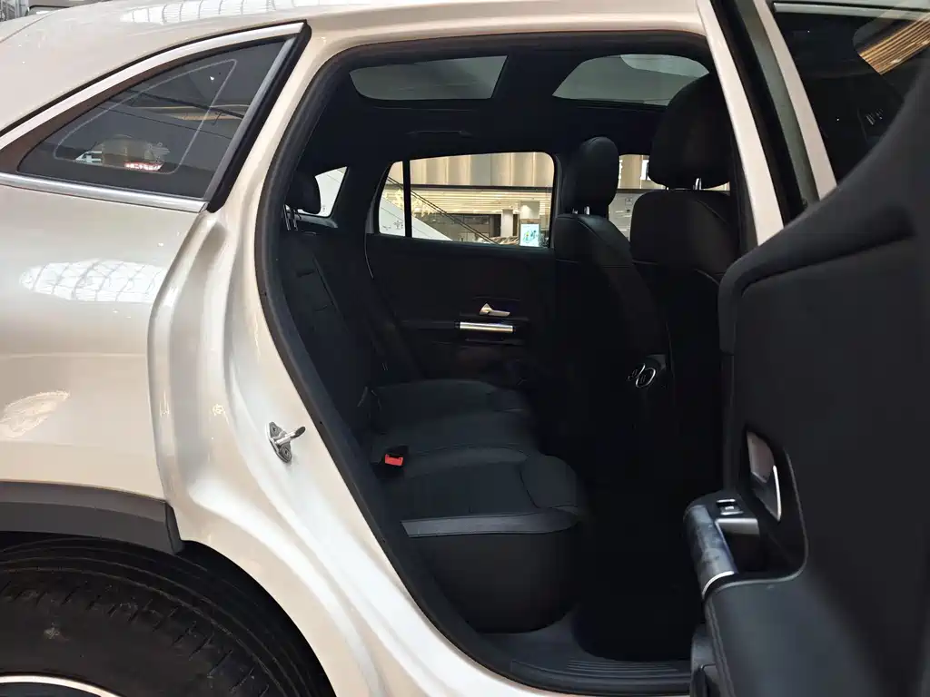 Mercedes-Benz GLA 2023 — фото 10