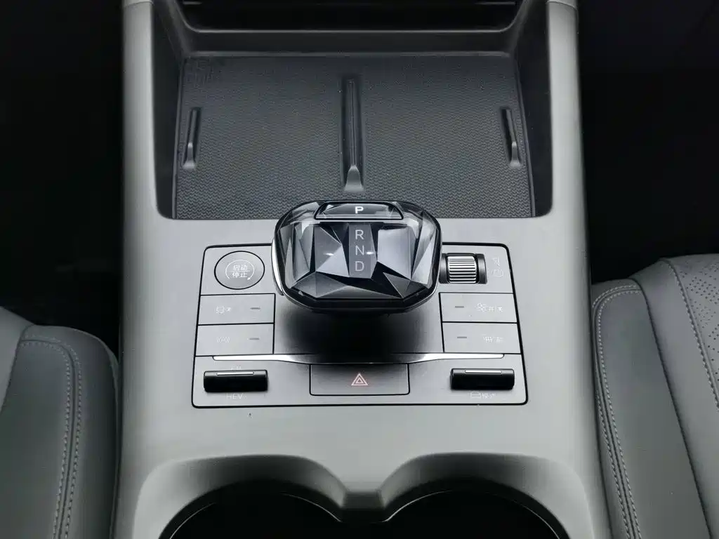 BYD Qin PLUS 2025 — фото 13