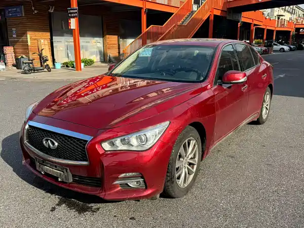 Infiniti Q50L 2015