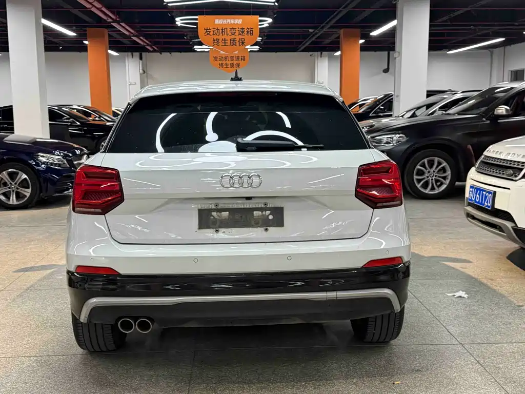 Audi Q2L 2019