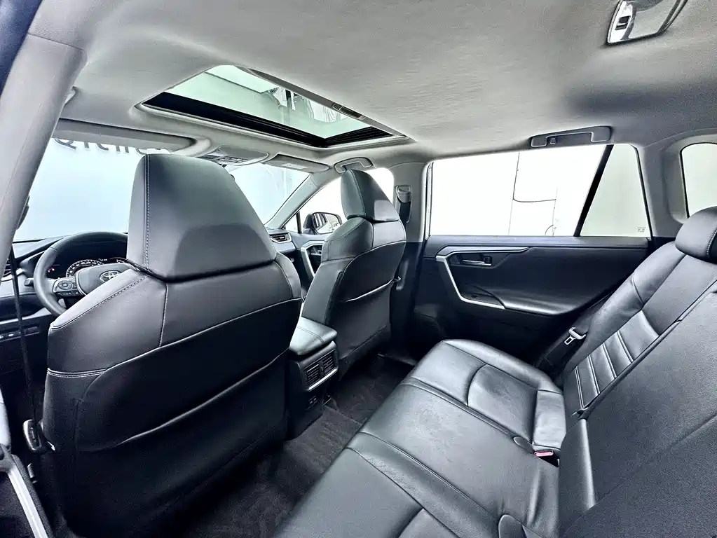 Toyota RAV4 2021