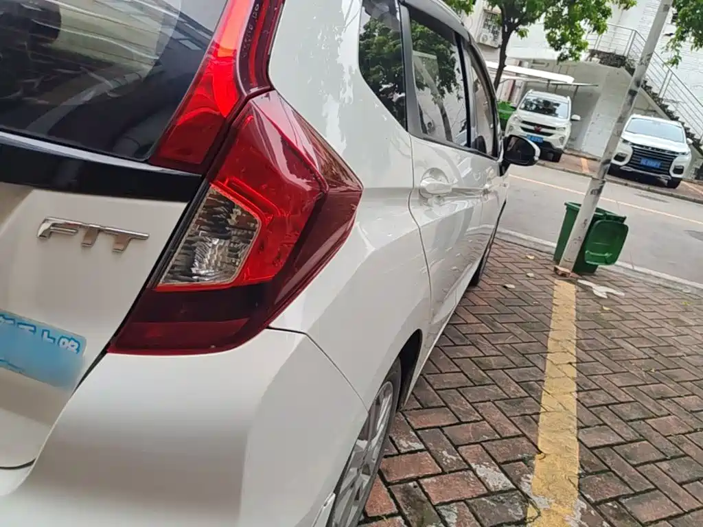 Honda Fit 2018 — фото 8
