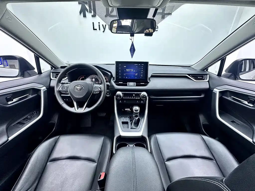 Toyota RAV4 2021