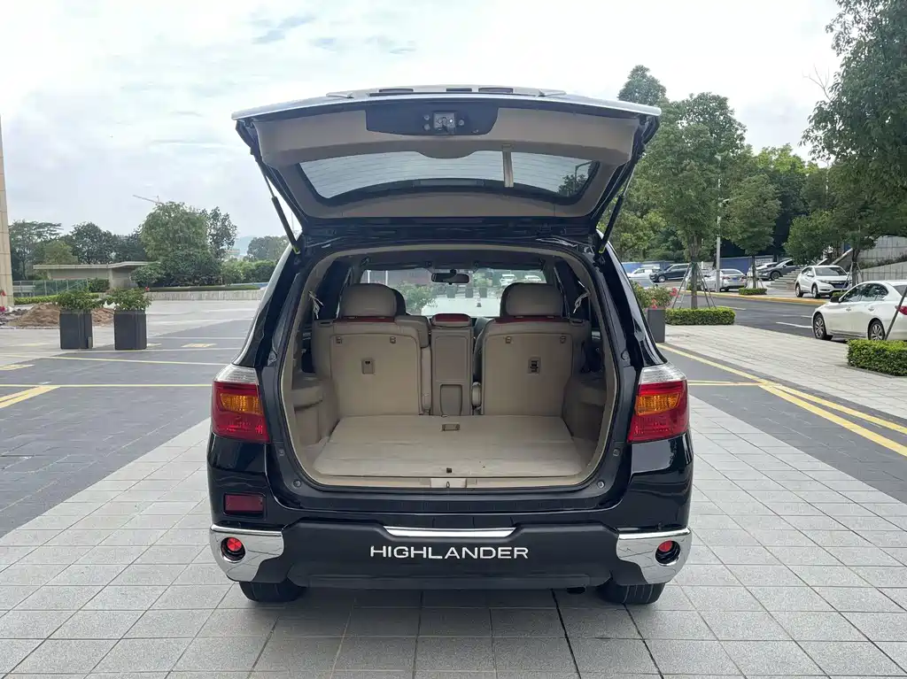 Toyota Highlander 2010 — фото 17