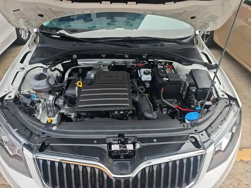 Skoda Octavia 2017 — фото 20