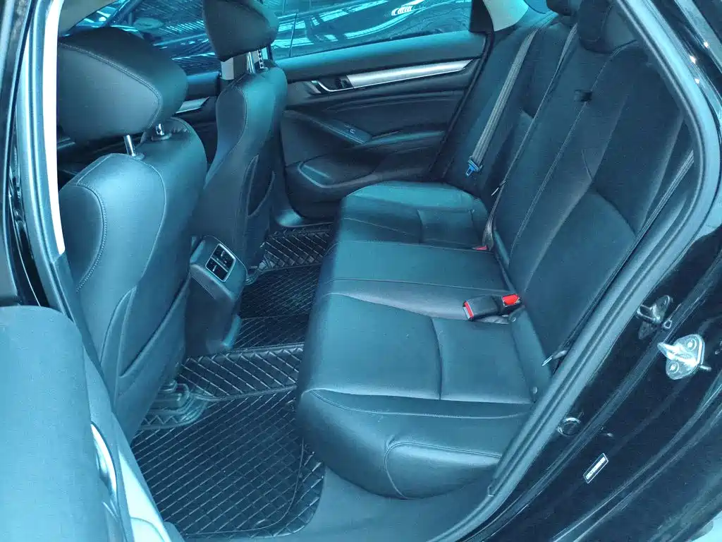 Honda Accord 2020 — фото 14