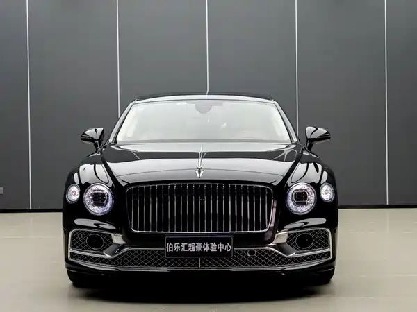 Bentley Flying Spur 2025