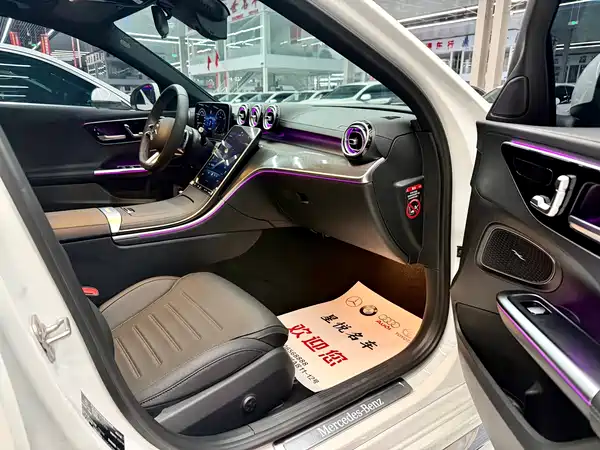 Mercedes-Benz C-Class 2024