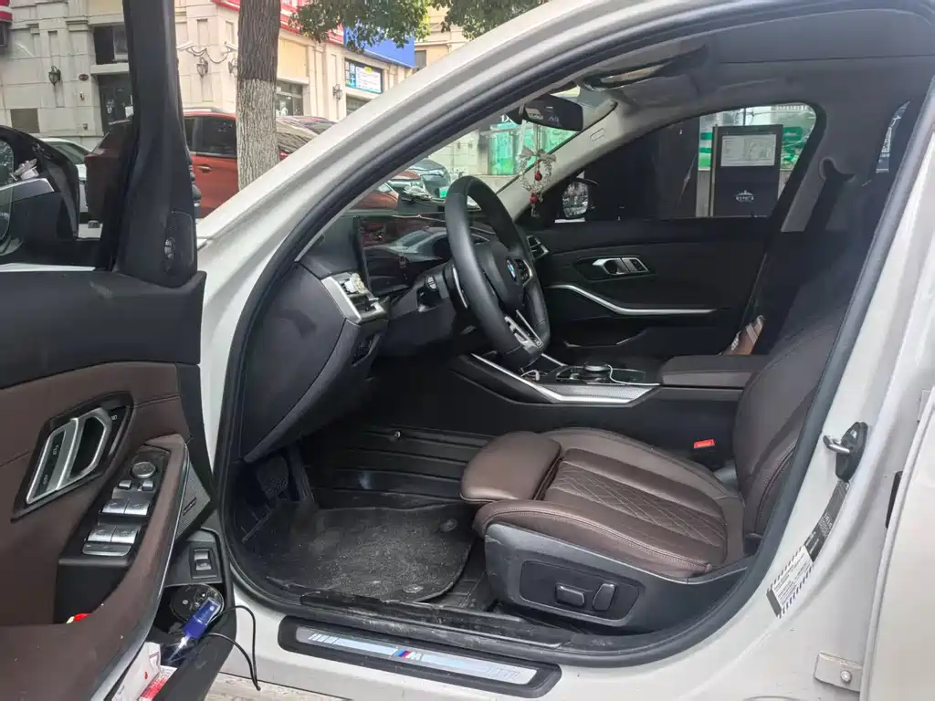 BMW 3 Series 2025