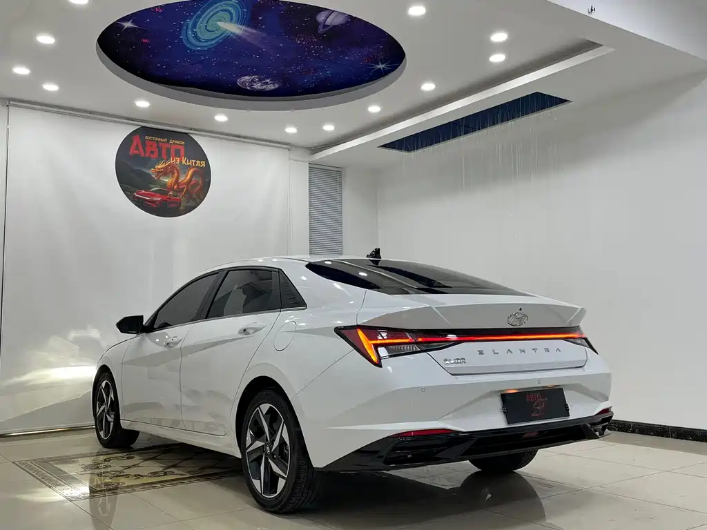 Hyundai Elantra 2022 — фото 16