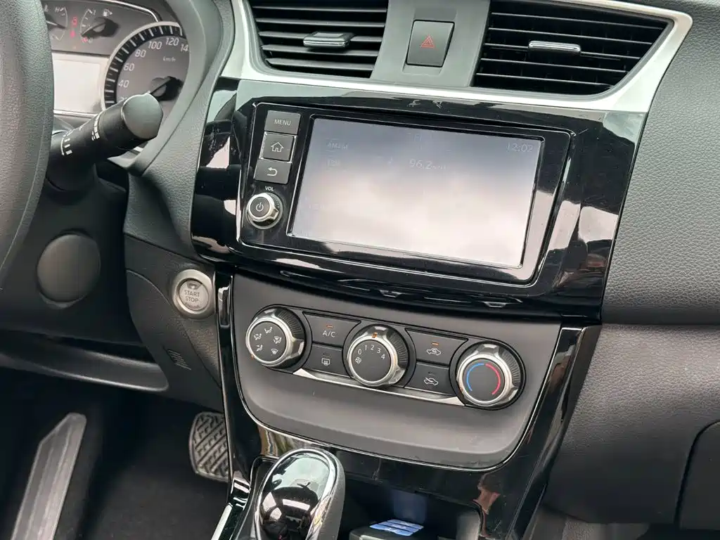 Nissan Sylphy 2017 — фото 12