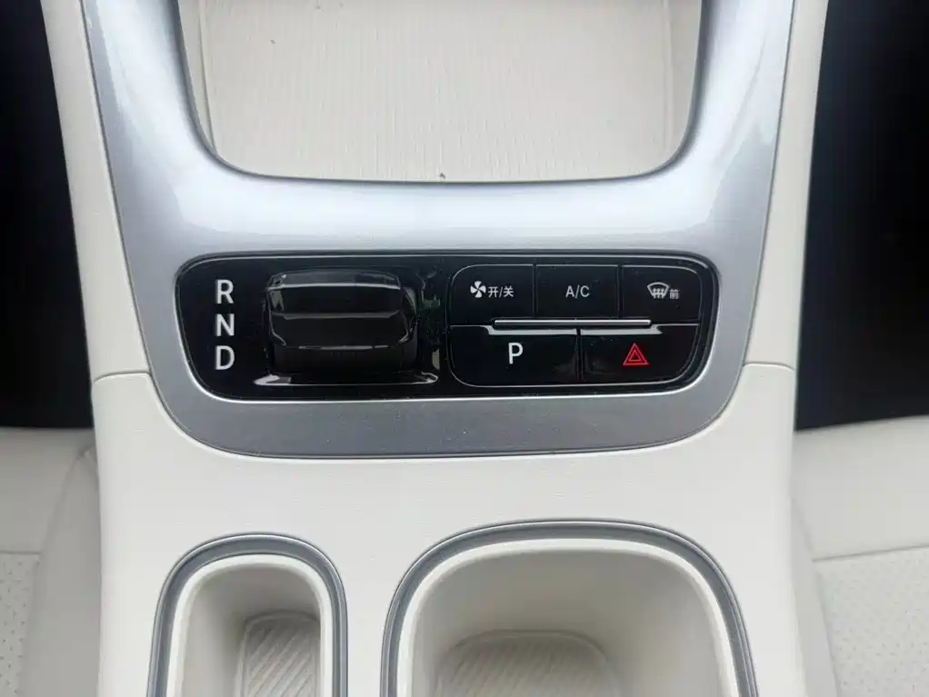Geely Galaxy Starwish 2024 — фото 14