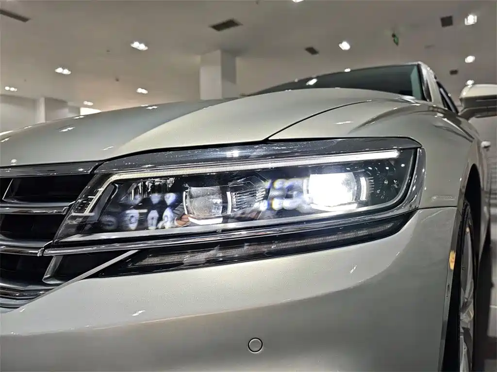 Volkswagen Phideon 2017 — фото 16