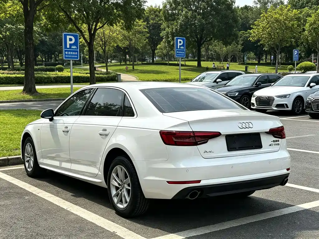 Audi A4L 2016