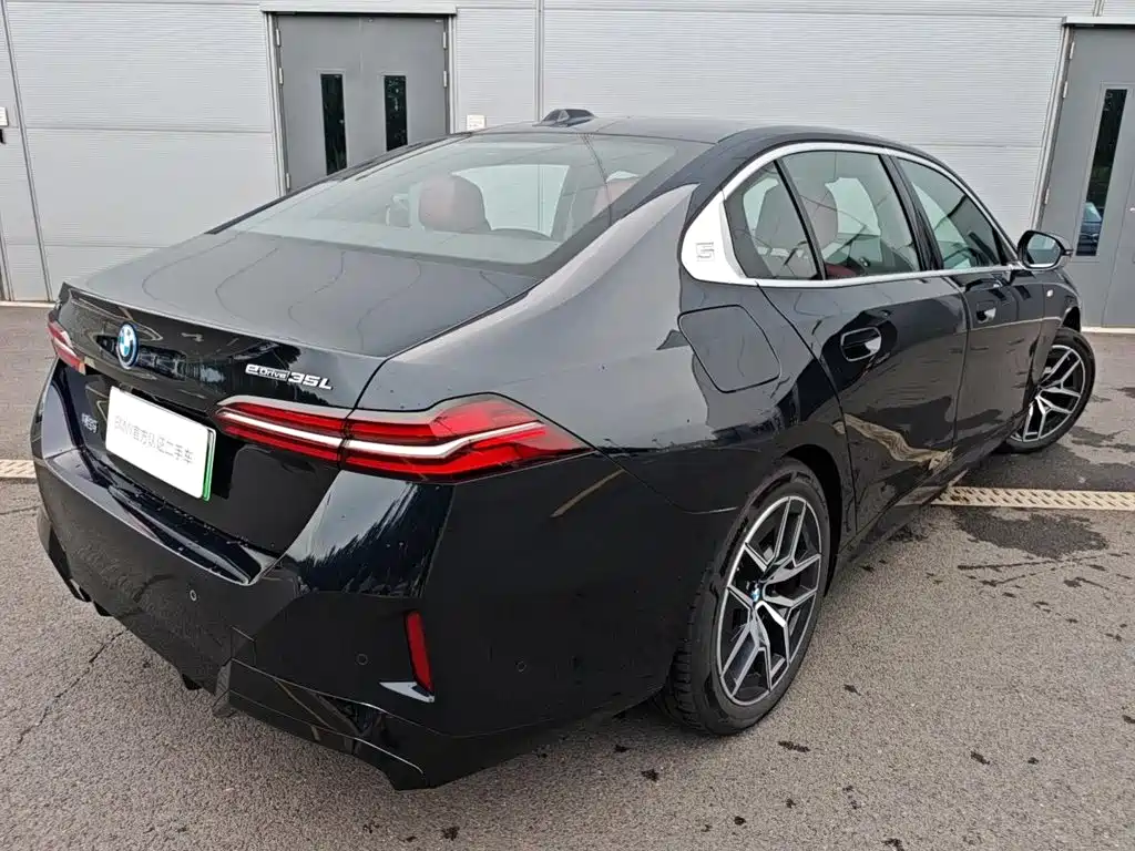 BMW i5 2025 — фото 4