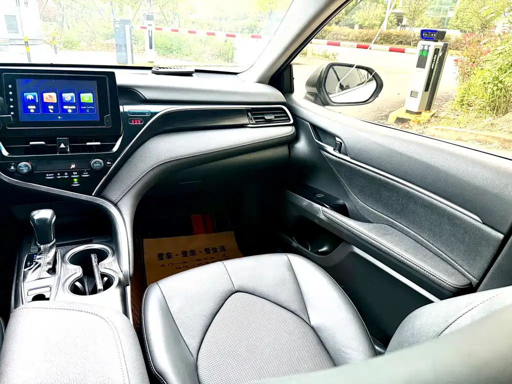 Toyota Camry 2023 — фото 9