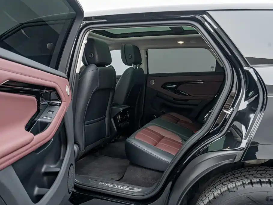 Land Rover Range Rover Evoque 2024 — фото 12