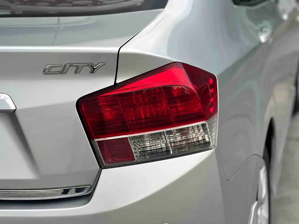 Honda City Classic 2011 — фото 12