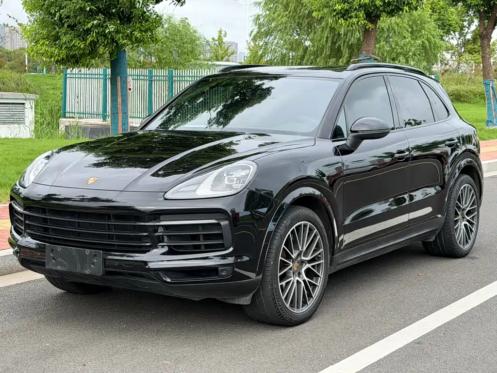 Porsche Cayenne 2020 — фото 1